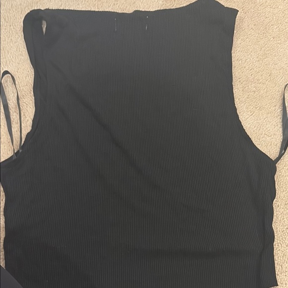 Superdown Black Sleeveless Top - Picture 3 of 3